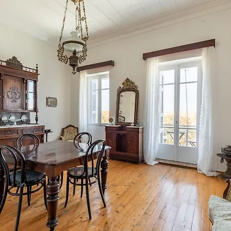 בית נופש Traditional House At Near