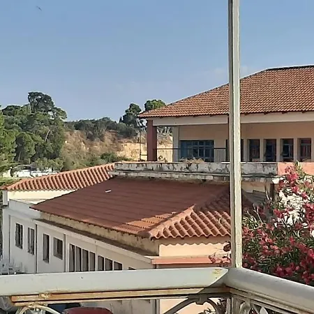 בית נופש Traditional House At Near Koróni