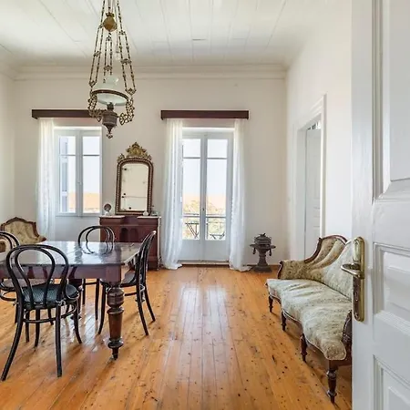 בית נופש Traditional House At Near *