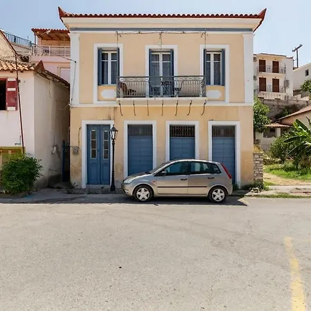 בית נופש Traditional House At Near Koróni