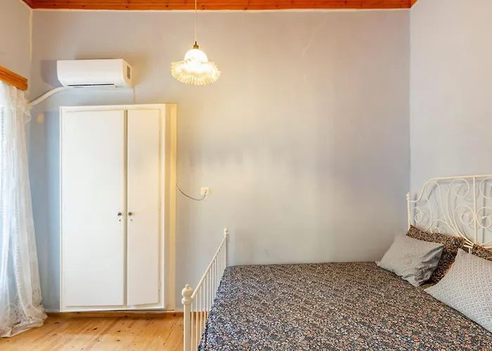 Дом отдыха Traditional House At Near