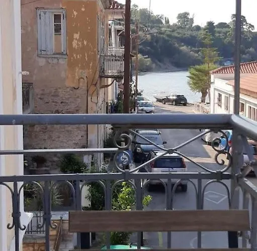 Traditional House At Near 別荘